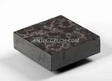 Řezaná dlažební kostka z čediče fotografie 1