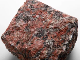 Štípaná dlažební kostka ze žuly Rosso Santiago fotografie 3