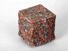Štípaná a řezaná dlažební kostka ze žuly Rosso Santiago fotografie 3