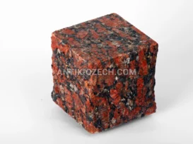 Štípaná a řezaná dlažební kostka ze žuly Rosso Santiago fotografie 4