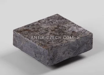 Řezaná dlažební kostka z labradoritu fotografie 1